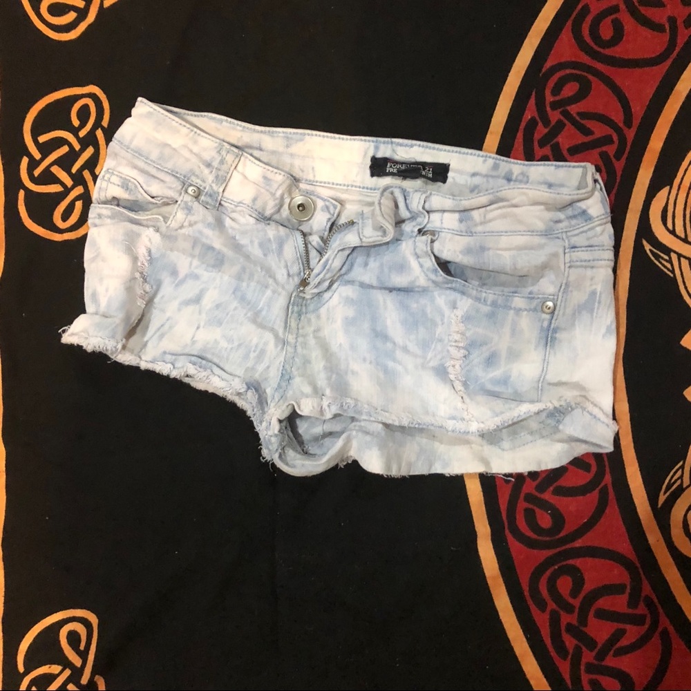 FOREVER 21 light acid wash jean shorts